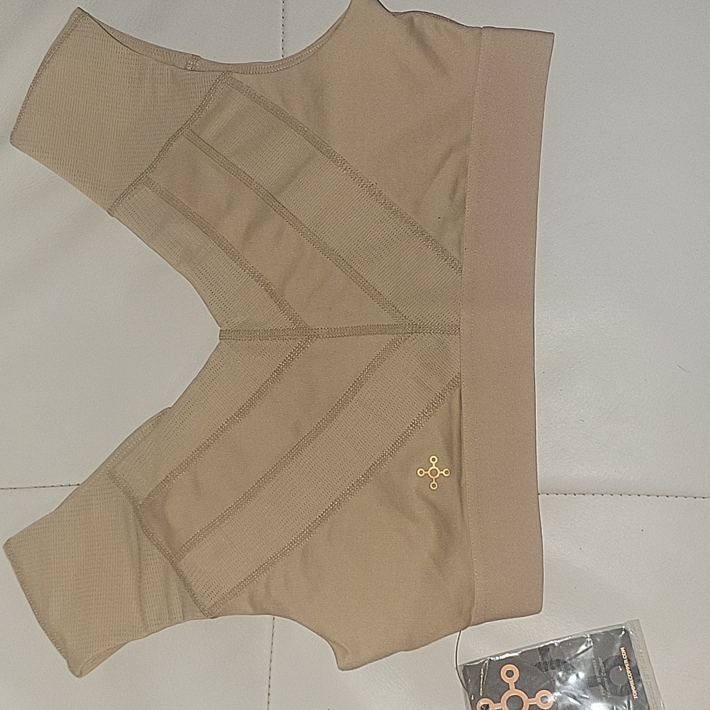 2 Tommie Copper Shoulder Support Bras - Picture 4 of 12